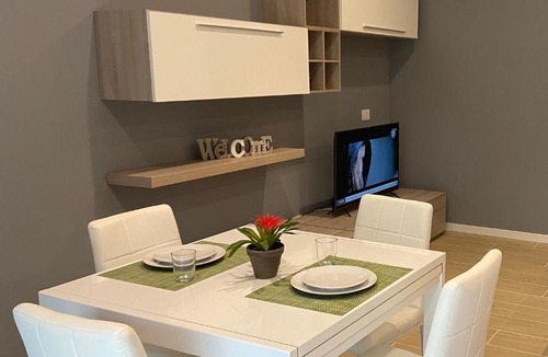 Milano Due Apartment | Casa di Laura mono e bilo di fronte Ospedale San Raffaele