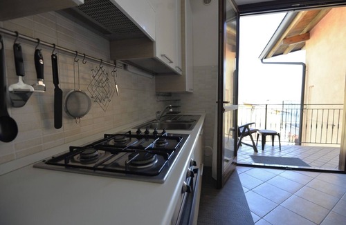 Tavernola Apartment | Casa Lago – Luxury holiday home with pool & panoramic view over Lake Iseo ★