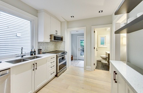 Yonge-Eglinton House | Casa Luxe On Subway Line!