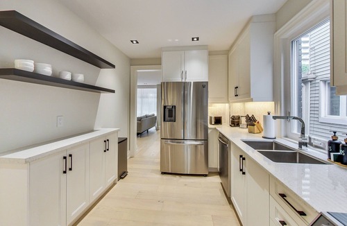 Yonge-Eglinton House | Casa Luxe On Subway Line!
