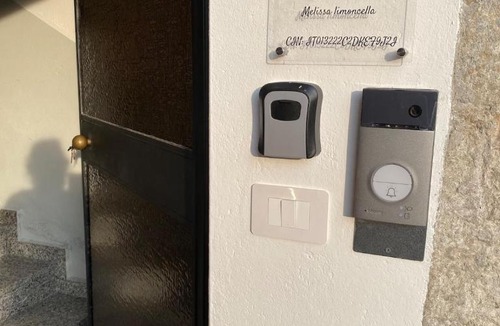 Tavernerio House | Casa MELISSA LIMONCELLA , free parking-self check in