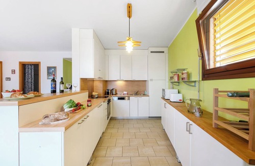Viganello Apartment | Casa Nova Bella with free parking, Lugano, Switzerland