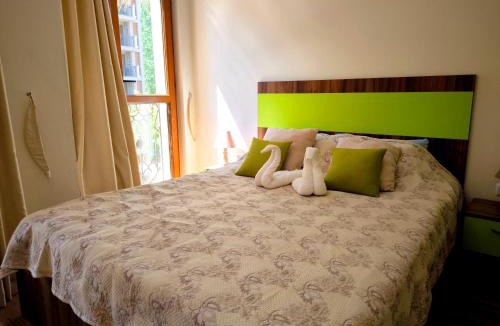Chaika Apartment | Cascadas, Studio apartment with a pool view