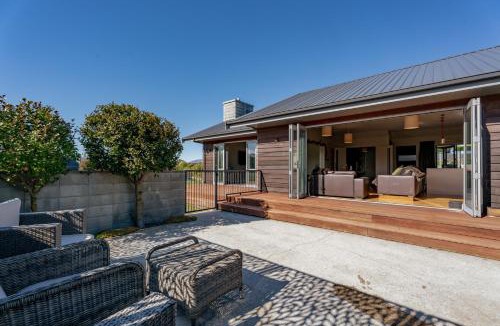 Albert Town House | Cedar Sanctuary - Albert Town Holiday Home