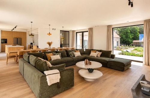Frasnes-lez-Buissenal House | Cense d'Abaumont - Domaine de 3 gîtes