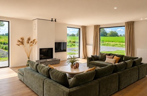 Frasnes-lez-Buissenal House | Cense d'Abaumont - Domaine de 3 gîtes
