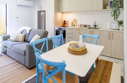 Christchurch City Centre House | Central Chch Greek Island Vibe: 2bed townhouse