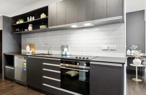 Te Aro Apartment | Central & Chic in the Capital - Large 60sqm Apartment