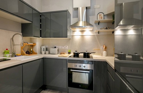 Nottingham City Centre Apartment | Central Gem | Plush Beds -Walk to Attractions! - Pass the Keys
