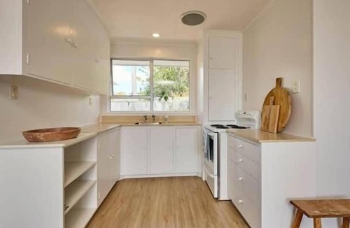 Kaikoura Apartment | Central Location | Mountain Views | Warm - KK5436, Central Location | Mountain Views | Sunny