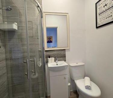 Peterborough Apartment | Central Peterborough Studio 6