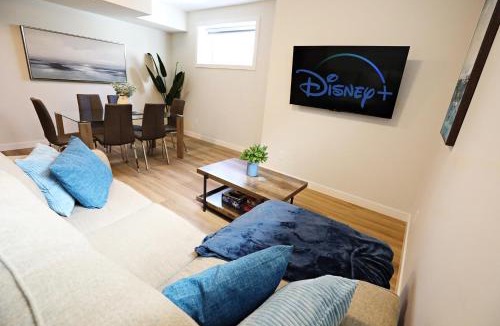 North Central Edmonton House | Central Suite King Beds,Long Stays,Disney+