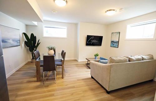 North Central Edmonton House | Central Suite King Beds,Long Stays,Disney+