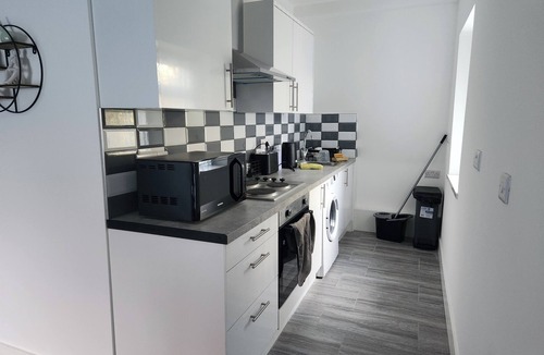 Derby Apartment | Centre Apartment - Sleeps 2 & Roof Top Hot Tub