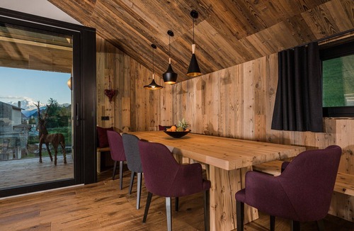 St. Valentin auf der Haide Ski Chalet | Chalet 'Chalet Ortles' with Lake View, Private Terrace, and Wi-Fi