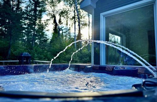 Notre-Dame-de-la-Merci Ski Chalet | Chalet La Chouette with Private Spa Access to Ouareau Forest