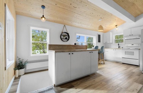 Saint-Aime-du-Lac-des-Iles Ski Chalet | Chalet Lac-des-iles