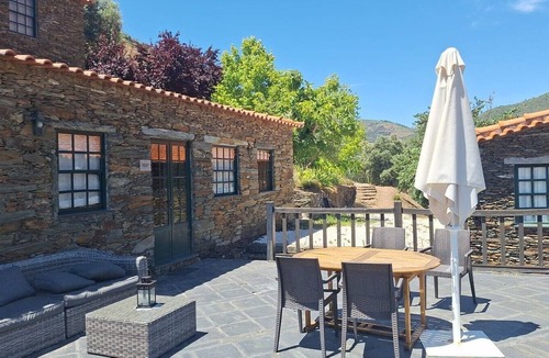 Cotas Ski Chalet | Chalet 'Quinta De S Jose - Turismo Rural' with Wi-Fi and Air Conditioning
