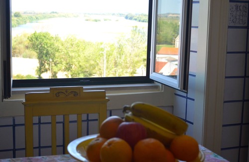 Santa Iria da Ribeira de Santarem Ski Chalet | Chalet Santa Iria - Charming House 2 rooms with river view