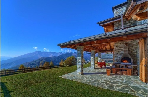 Peglio Ski Chalet | Chalet with wonderful lake view for max 5 people