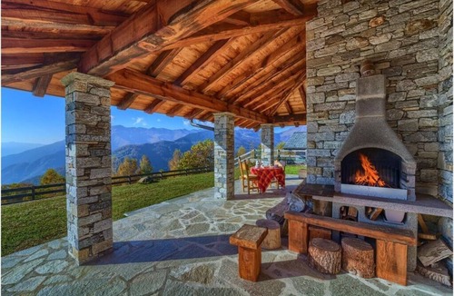 Peglio Ski Chalet | Chalet with wonderful lake view for max 5 people