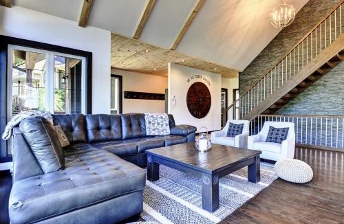 Stoneham Ski Chalet | Chalets Alpins -13 Chemin des Skieurs