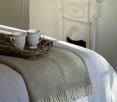 Old Somerby House | Charming 2-bed countryside retreat with fireplace and walks
