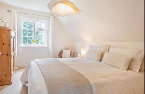 Old Somerby House | Charming 2-bed countryside retreat with fireplace and walks