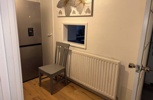 Basildon House | Charming 4-Bedroom House Rental in Basildon, UK