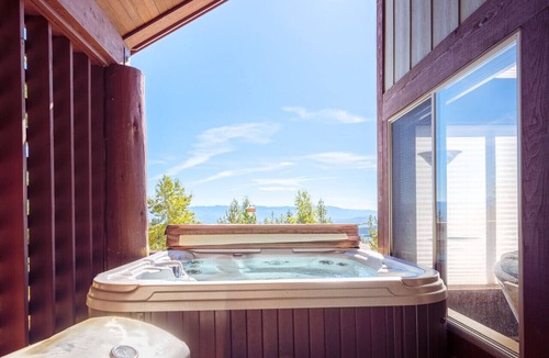 Snow Pine Estates Villa | Charming Alpine Retreat w/Private Hot Tub