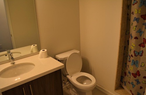 Durham Region Bed & Breakfast | Charming and Cozy 3 BDR Townhouse