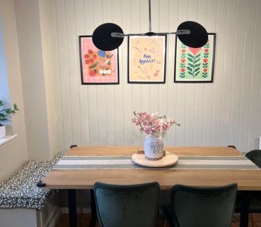 Henley House | Charming Family Home with Gym