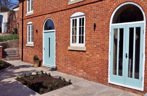 Breedon on the Hill Cottage | Charming mews cottage with modern comfort, No Deposit