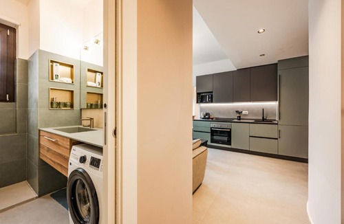Washington Apartment | Charming Modern Apartment Near the Heart of Milan