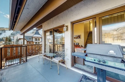Vail Condo | Charming Mountain Cabin HUGE condo steps to Gondola! Pool, Hot tub and Views!