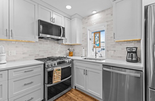 Stowe Area Condo | Charming, sunny 3‑bedroom Village Green Condo