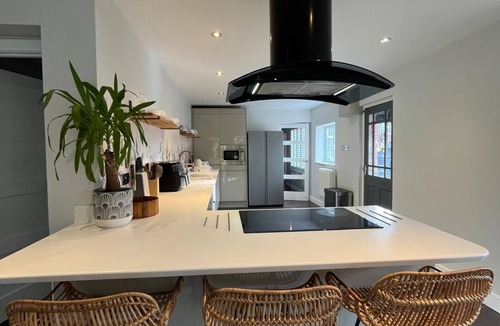 Kenilworth House | Charming Victorian 3-bedroom house in Kenilworth perfect for relaxing stays.