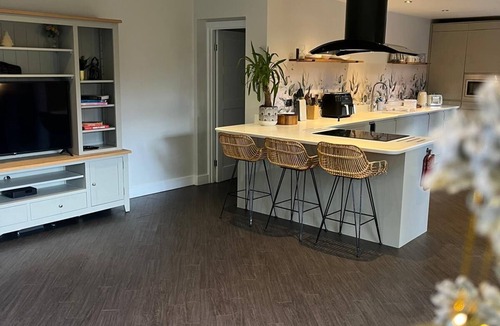 Kenilworth House | Charming Victorian 3-bedroom house in Kenilworth perfect for relaxing stays.