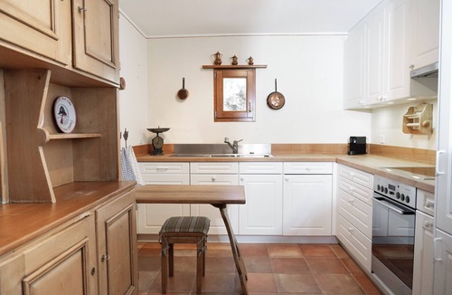 Sils-Maria Apartment | Chesa Curtinella 13 – Spacious 5.5-room flat with garden
