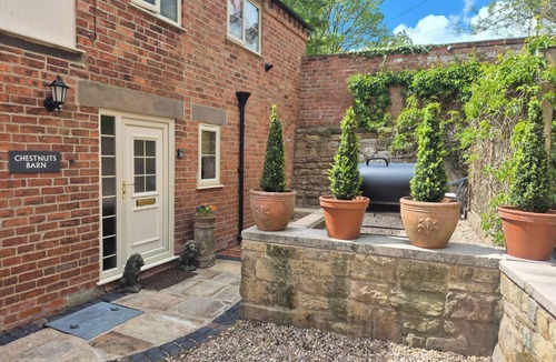 Duffield Cottage | CHESTNUTS BARN, pet friendly, with a garden in Holbrook, Derbyshire