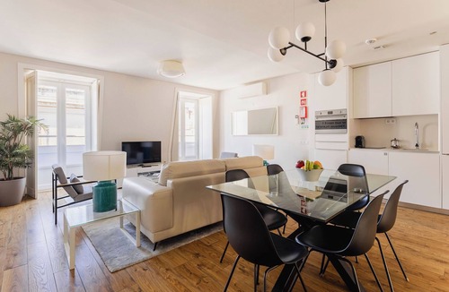 Martires Apartment | Chiado Square - Lisbon Best Apartments