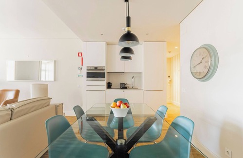 Martires Apartment | Chiado Square - Lisbon Best Apartments