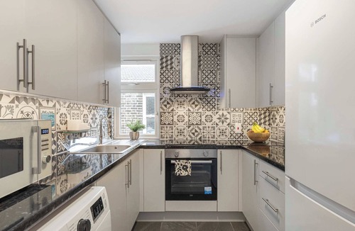 Kensal Green Apartment | Chic 2Bed w/Balcony - Kensal Rise