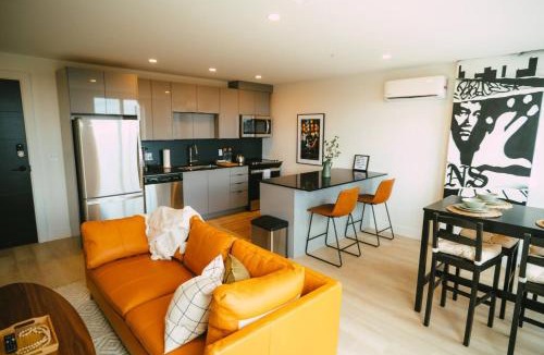 North End Apartment | Chic Cozy Retreat - 2BR - Stunning North End Views