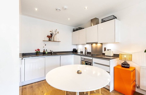Bromley North Apartment | Chic East London Stay with Outdoor Space