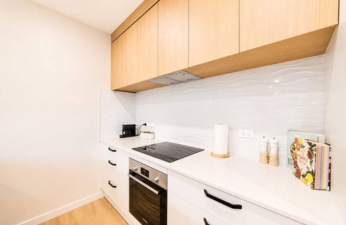 Hornby Apartment | Christchurch Stay | Hot Tub & Billiards | Sleeps 9