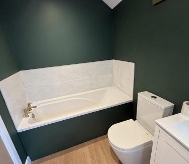 Castle Donington Apartment | Church View, modern 1 bed flat, central location