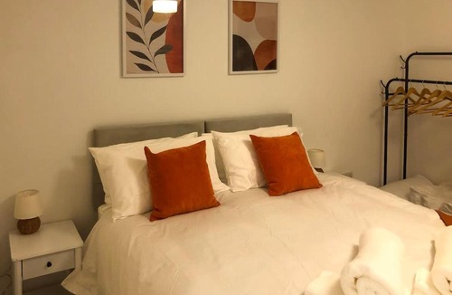 Derby Apartment | City Centre Penthouse, Free Secure Parking, Sleeps 4