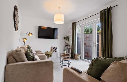 Hillingdon House | City Nest Service Accommodation HEATHROW 5 min drive to Heathrow Airport
