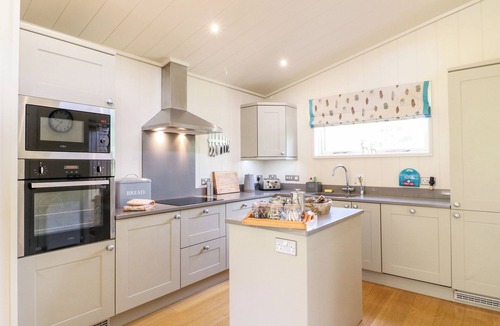 Exton Cottage | CLIPSHAM, pet friendly, with open fire in Exton, Rutland